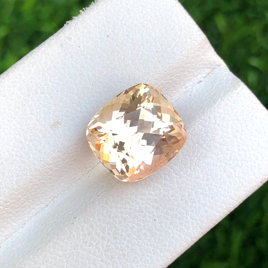 8.60 Carats Faceted Rose Gold White Topaz