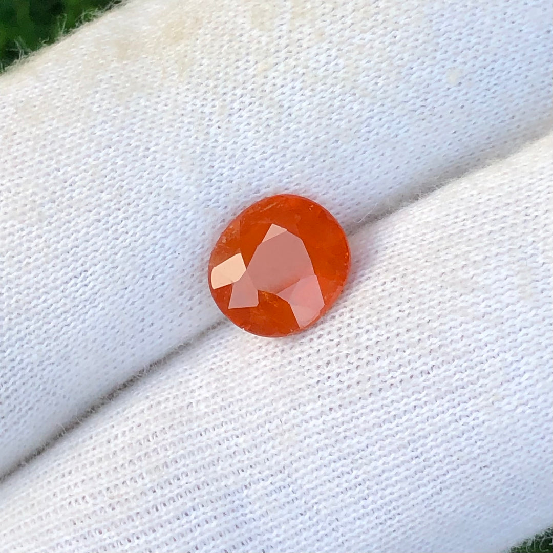 3.50 Carats Faceted Orange Spessartine Garnet