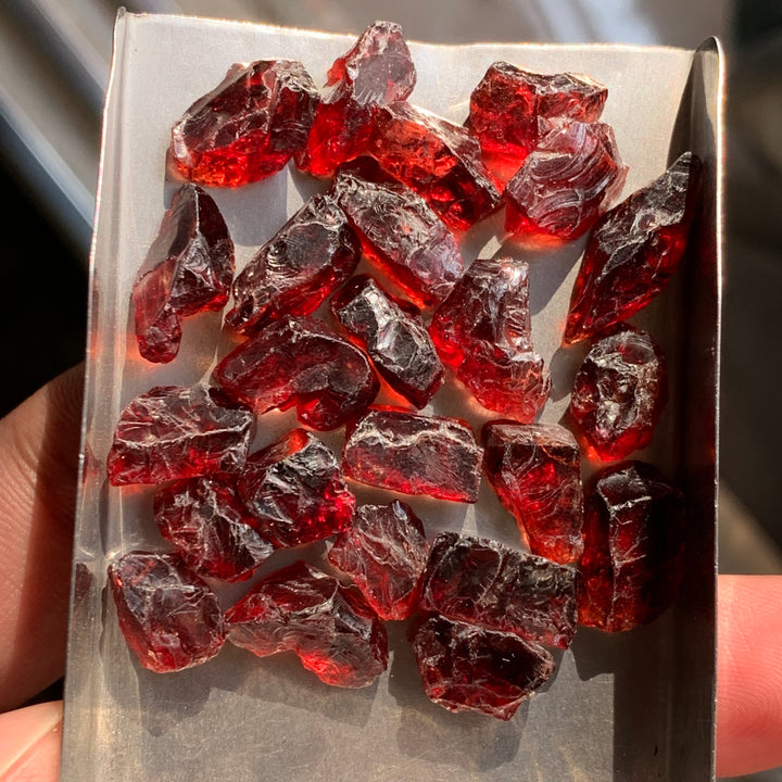 28 Grams Facet Rough Red Rhodolite Garnet