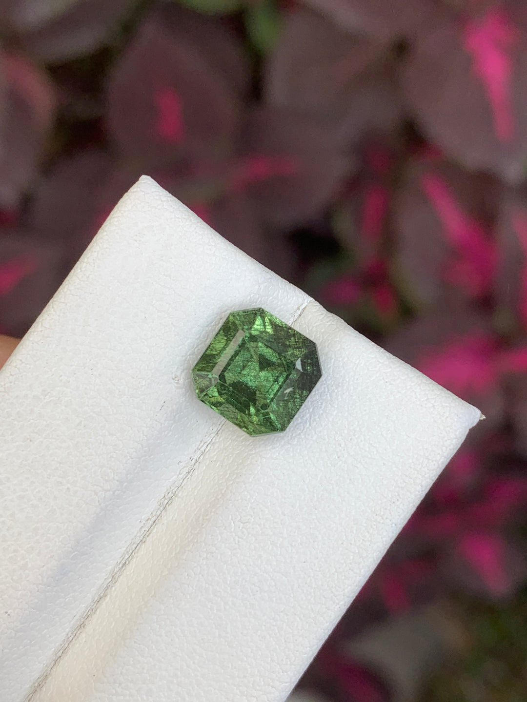 4.15 Carats Faceted Peridot - Noble Gemstones®