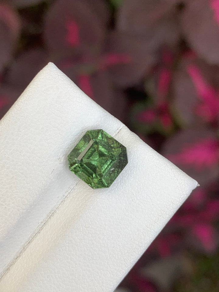 4.15 Carats Faceted Peridot - Noble Gemstones®