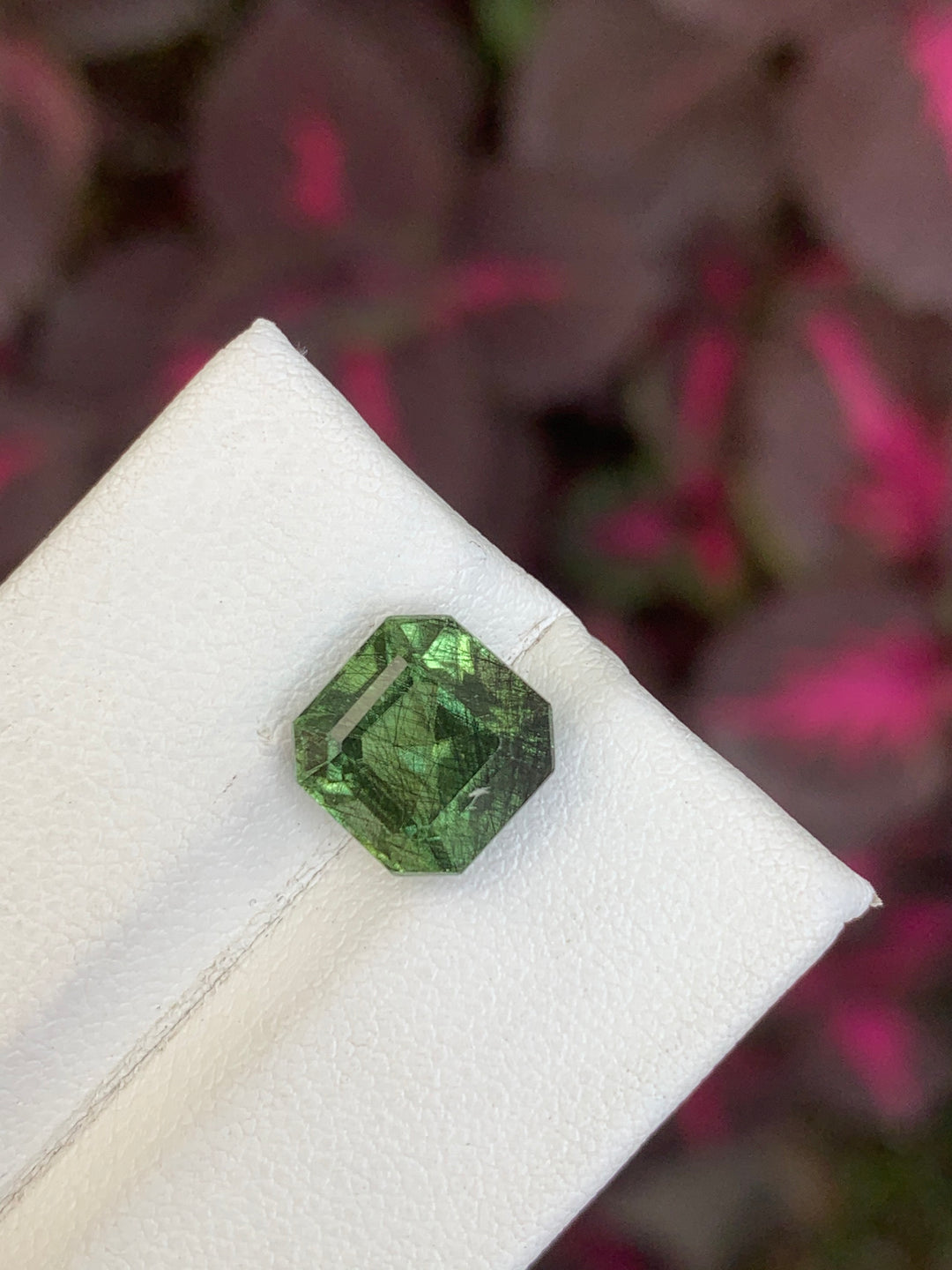 4.15 Carats Faceted Peridot - Noble Gemstones®