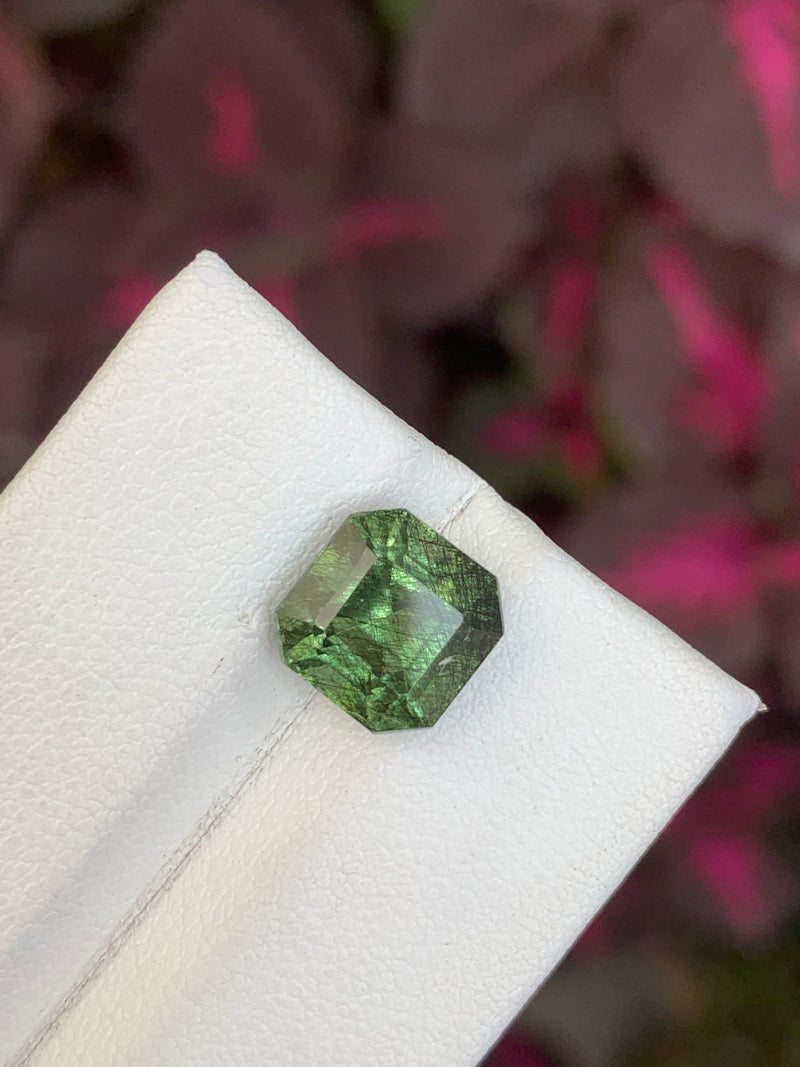 4.15 Carats Faceted Peridot - Noble Gemstones®