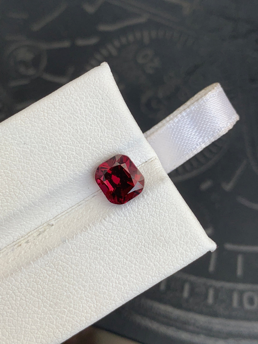 2.20 Carats Faceted Rhodolite Garnet - Noble Gemstones®