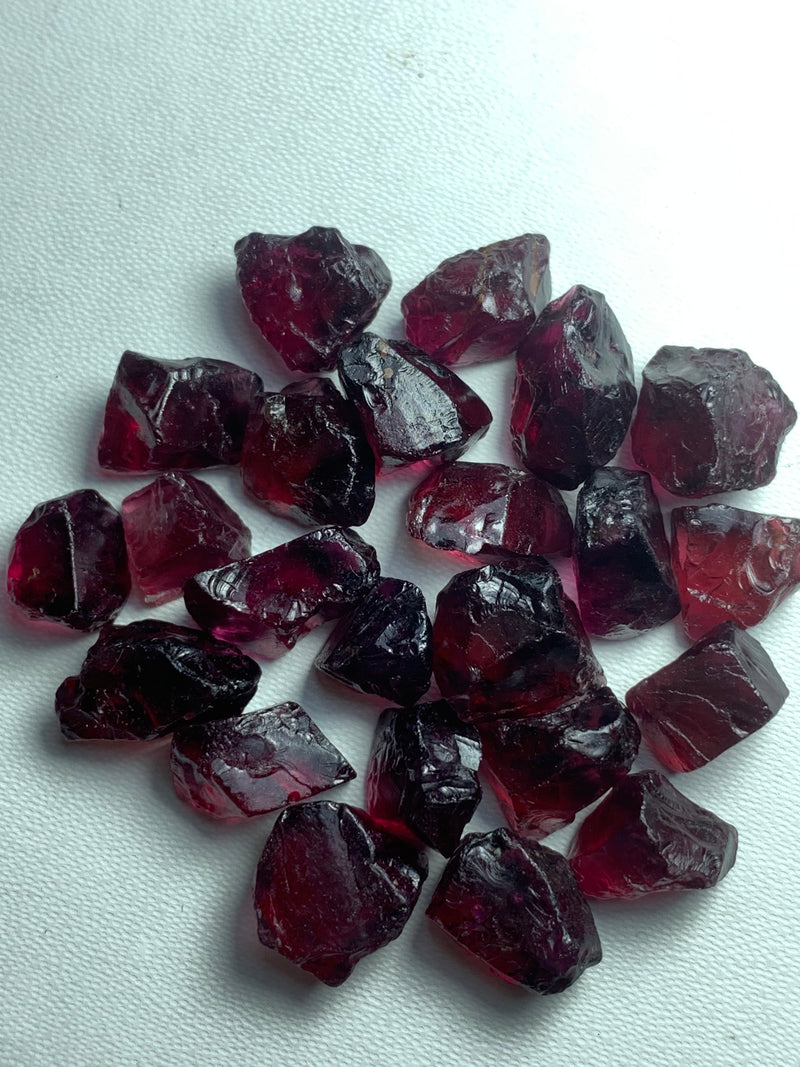 33 Grams Facet Rough Rhodolite Garnet - Noble Gemstones®