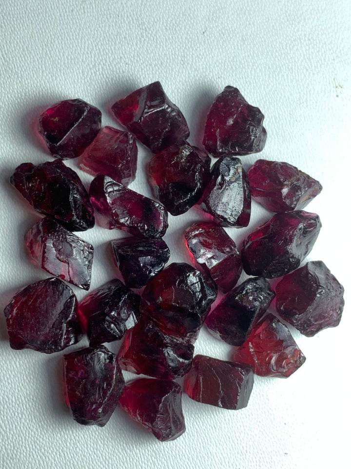 33 Grams Facet Rough Rhodolite Garnet - Noble Gemstones®