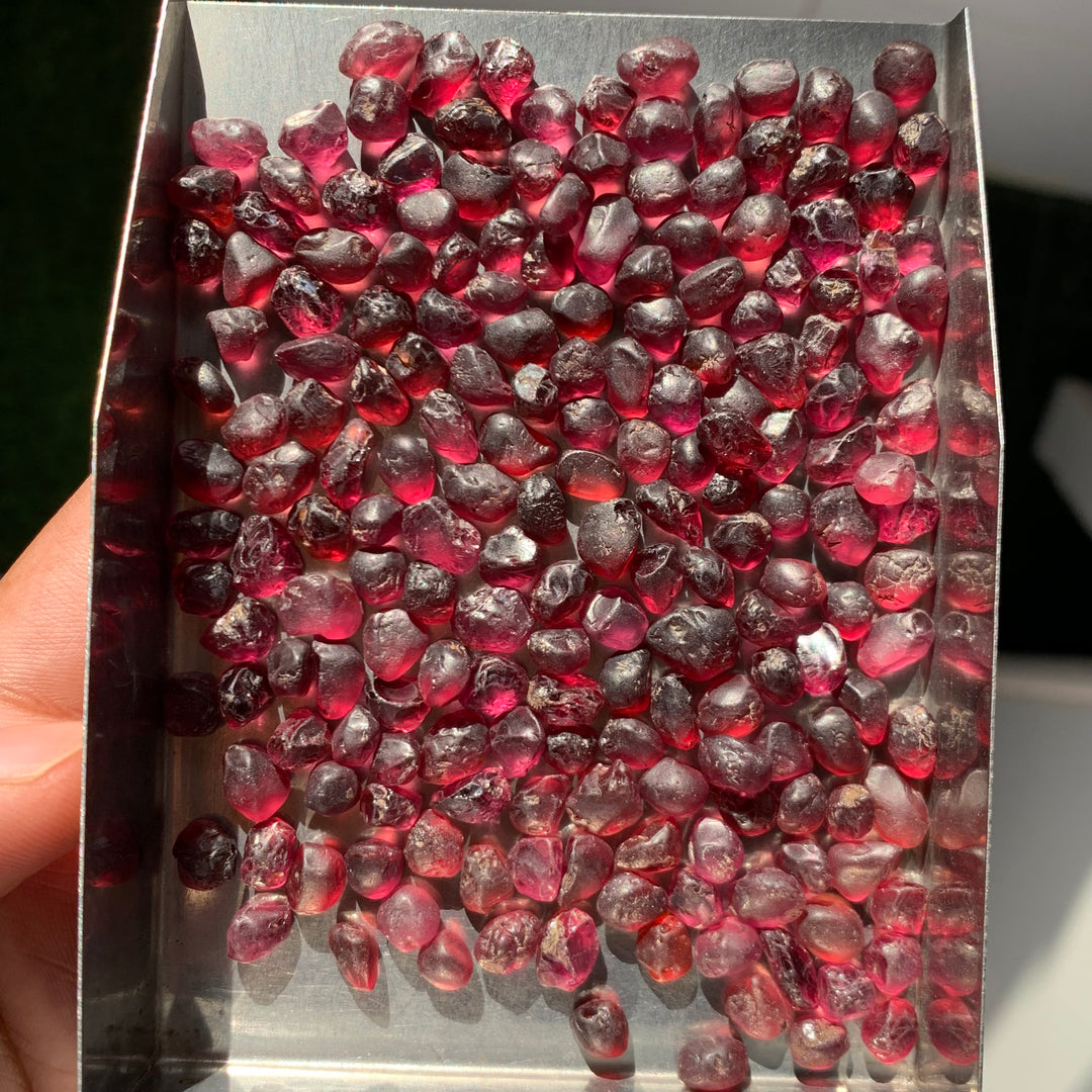 76 Grams Facet Rough Reddish Pink Rhodolite Garnet