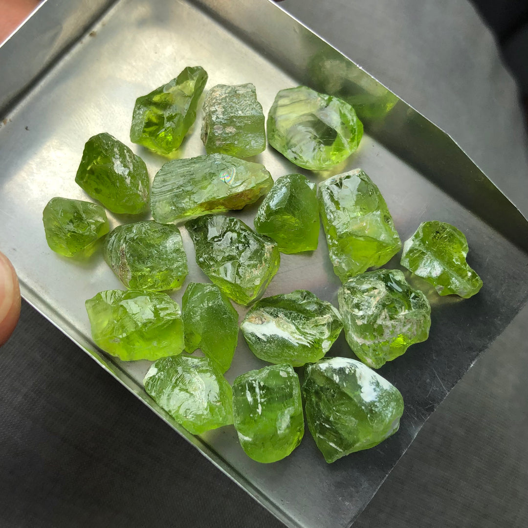 25.04 Grams Facet Rough Apple Greenish Peridots For Sale