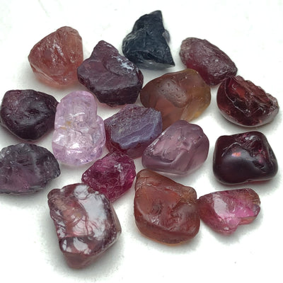 28.85 Carats Facet Rough Spinel - Noble Gemstones®