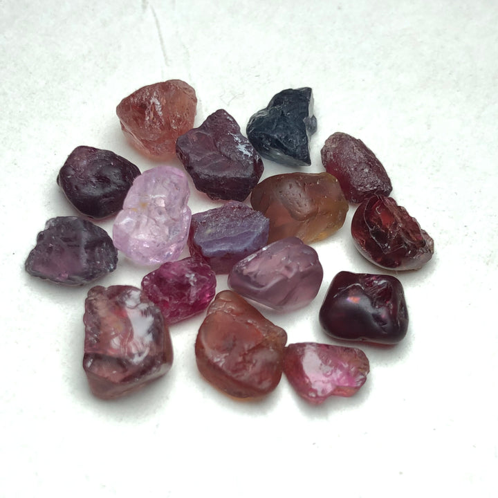 28.85 Carats Facet Rough Spinel - Noble Gemstones®