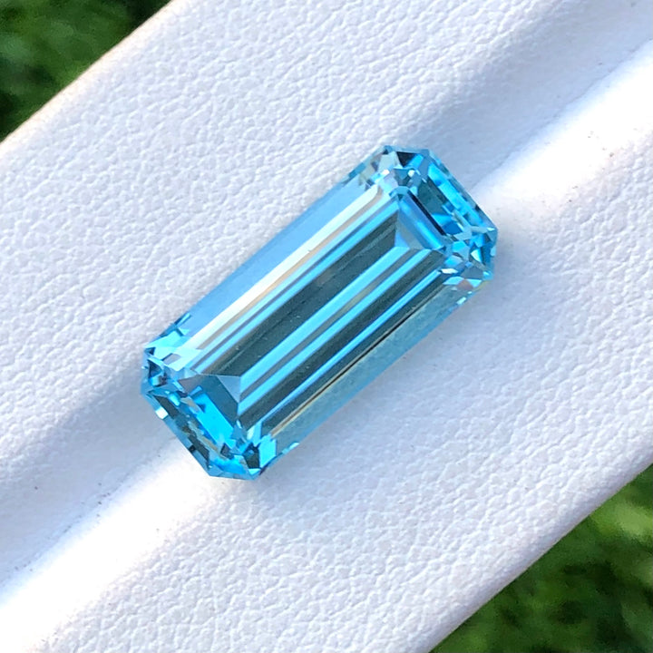 11.20 Carats Faceted Sky Blue Topaz Semi-Precious Gemstone