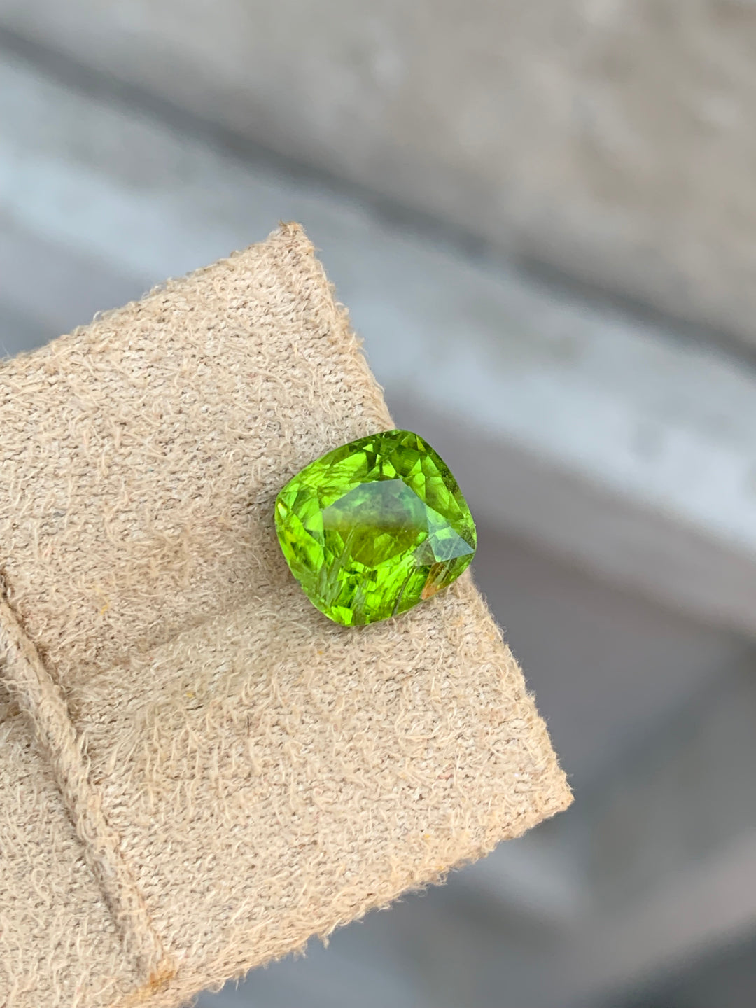 3.90 Carats Faceted Semi-Precious Peridot