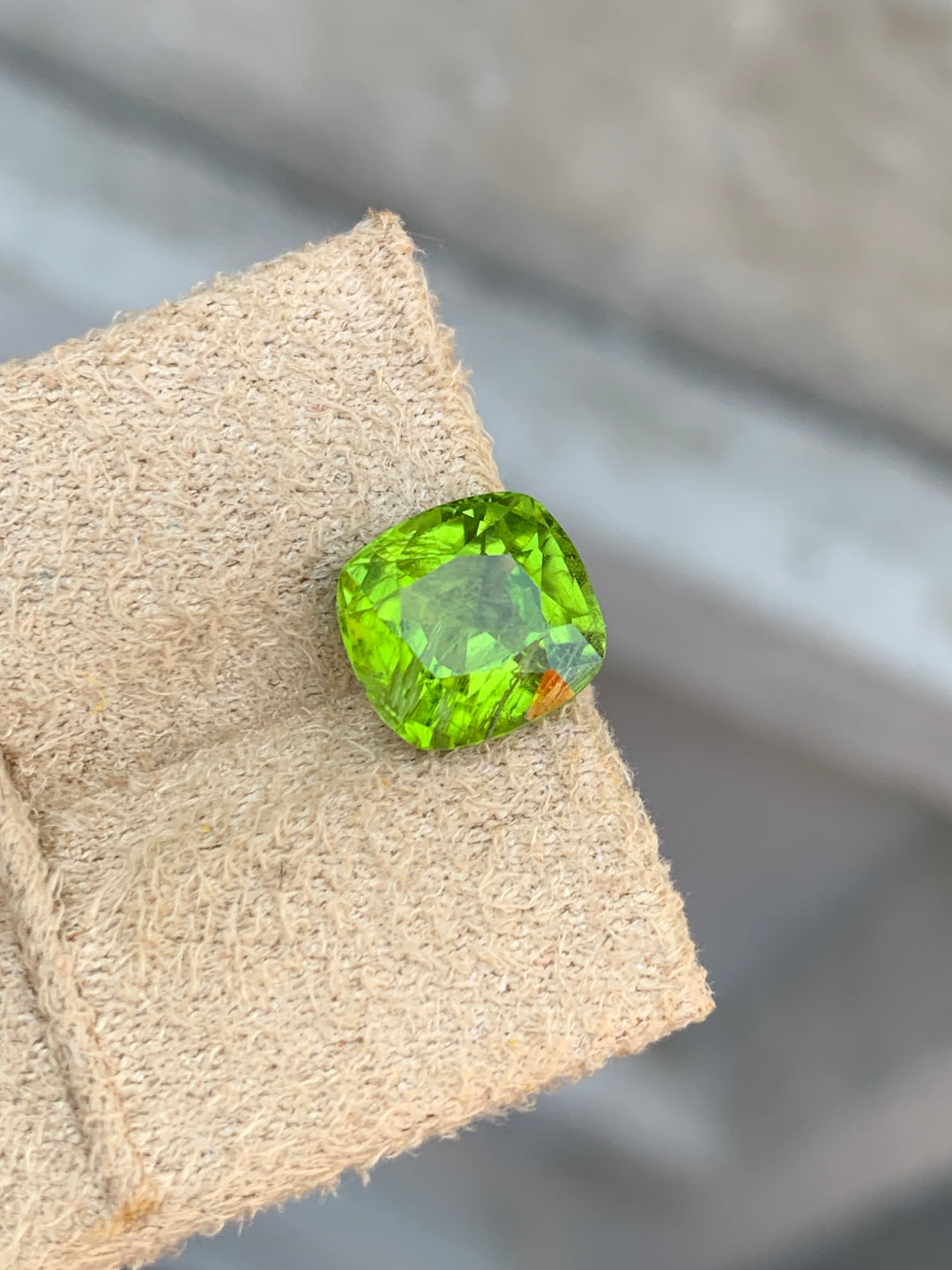 3.90 Carats Faceted Semi-Precious Peridot