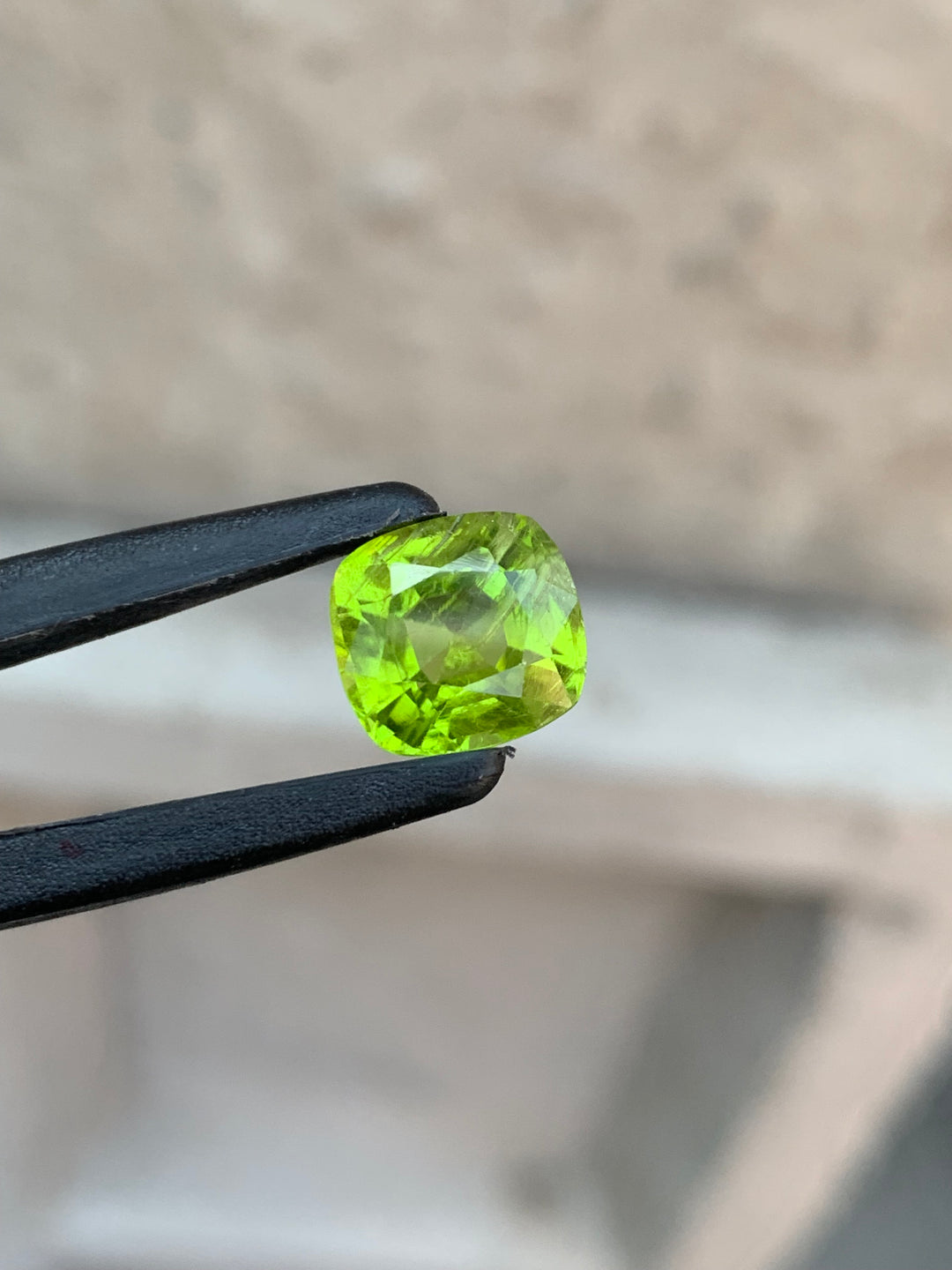 3.90 Carats Faceted Semi-Precious Peridot