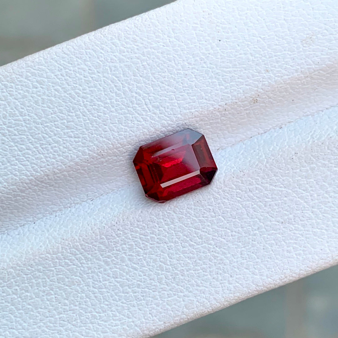 2.45 Carats Faceted Beautiful Semi-Precious Rhodolite Garnet