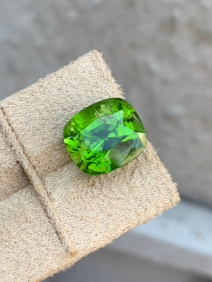 14 Carats Faceted Semi-Precious Peridot