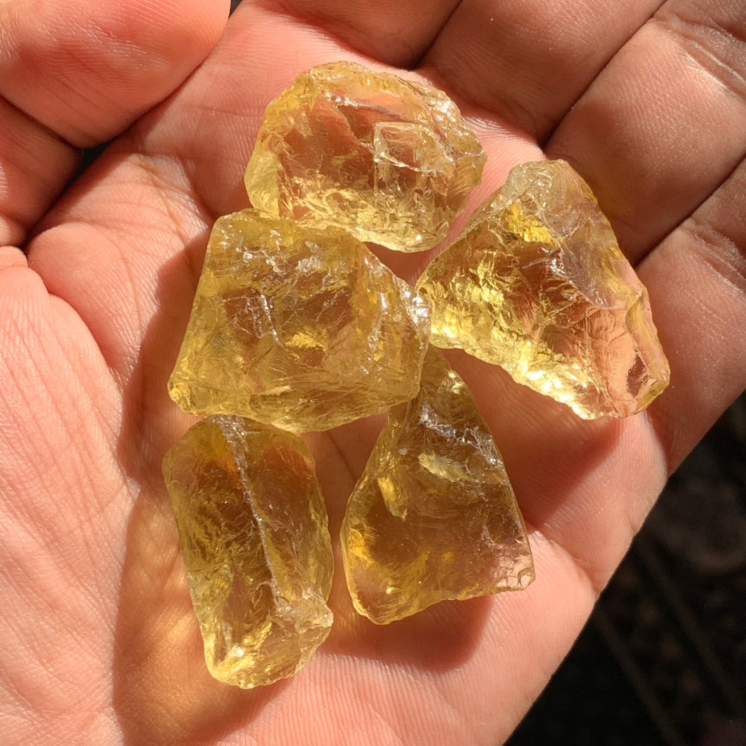 59 Grams Facet Rough Precious Lemon Quartz For Sale