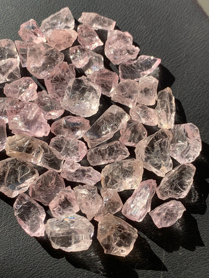 135 Carats Facet Rough Morganites