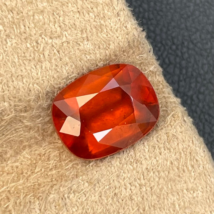 4.70 Carats Brownish Orange Hessonite Garnet - Noble Gemstones®