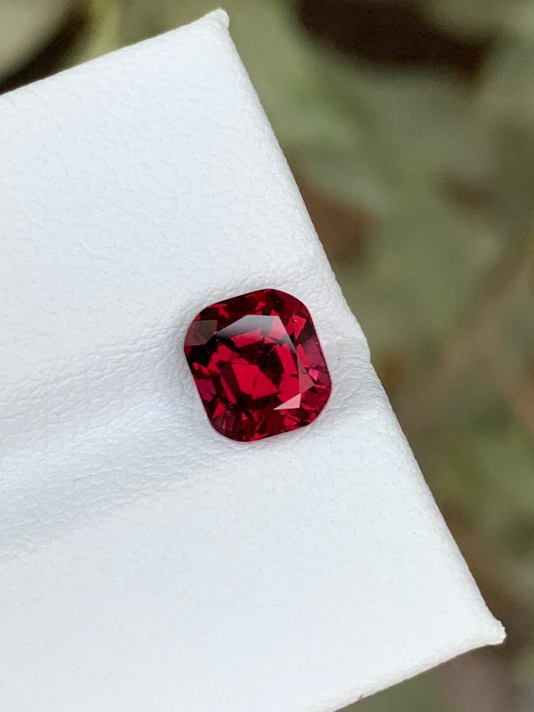 2.10 Carats Faceted Rhodolite Garnet - Noble Gemstones®