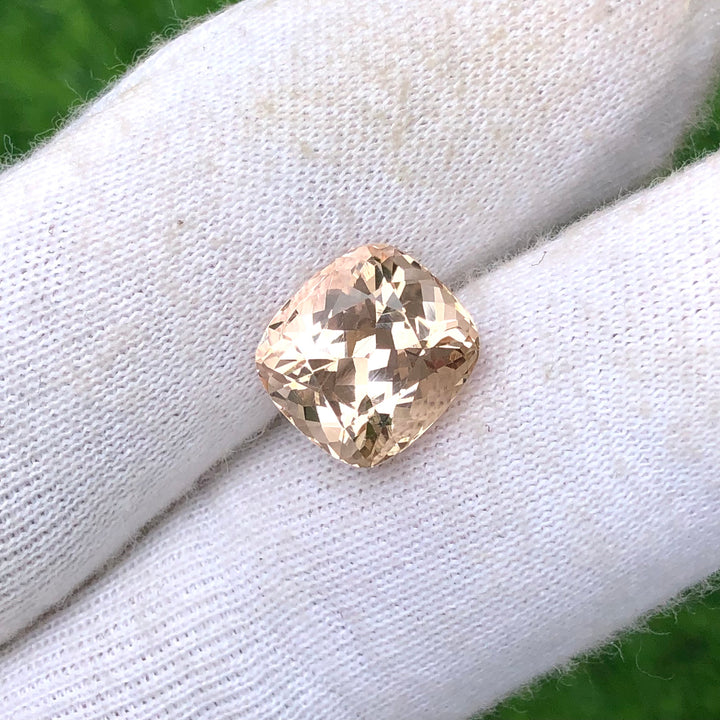 8.70 Carats Faceted Semi-Precious Golden Topaz