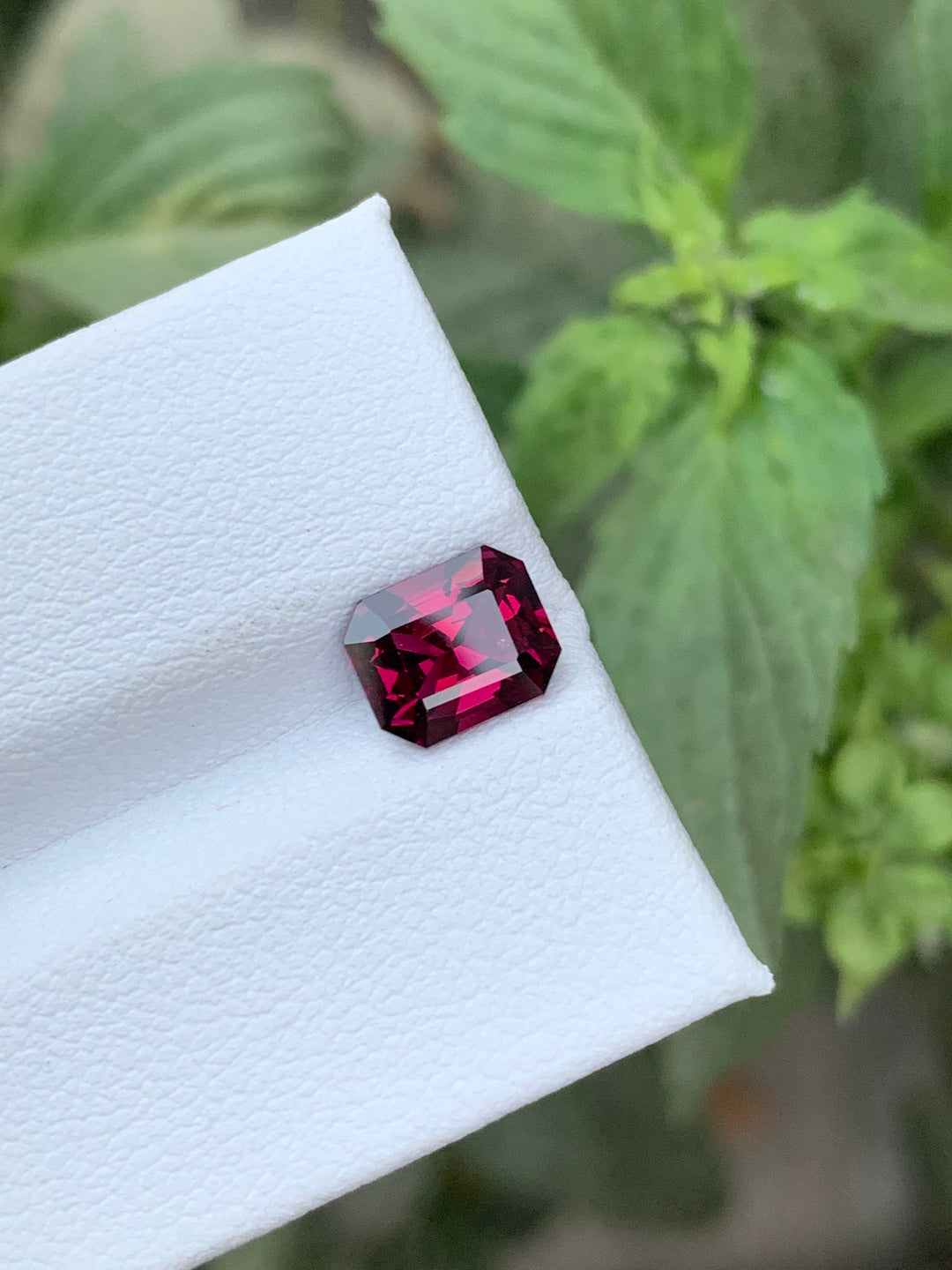 1.50 Carats Faceted Rhodolite Garnet - Noble Gemstones®