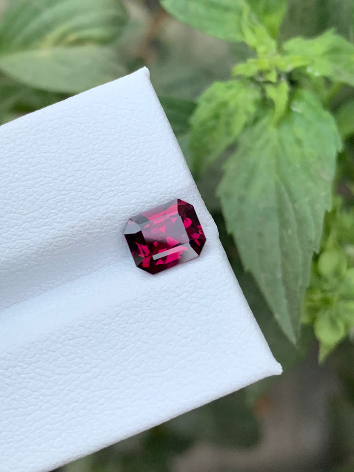 1.50 Carats Faceted Rhodolite Garnet - Noble Gemstones®