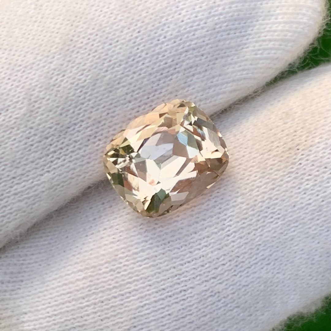 6.40 Carats Faceted Semi-Precious Imperial Topaz