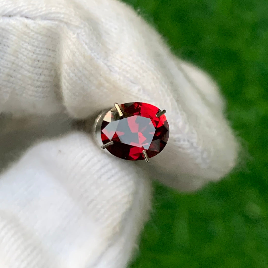 1.85 Carats Faceted Hot Red Rhodolite Garnet