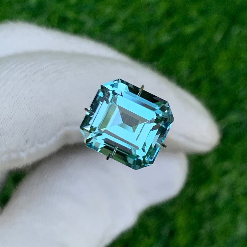 13.70 Carats Faceted Sky Blue Topaz