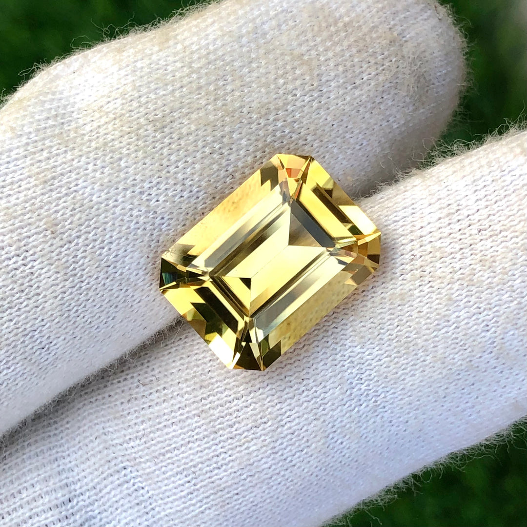 12.10 Carats Faceted Semi-Precious Bright Citrine