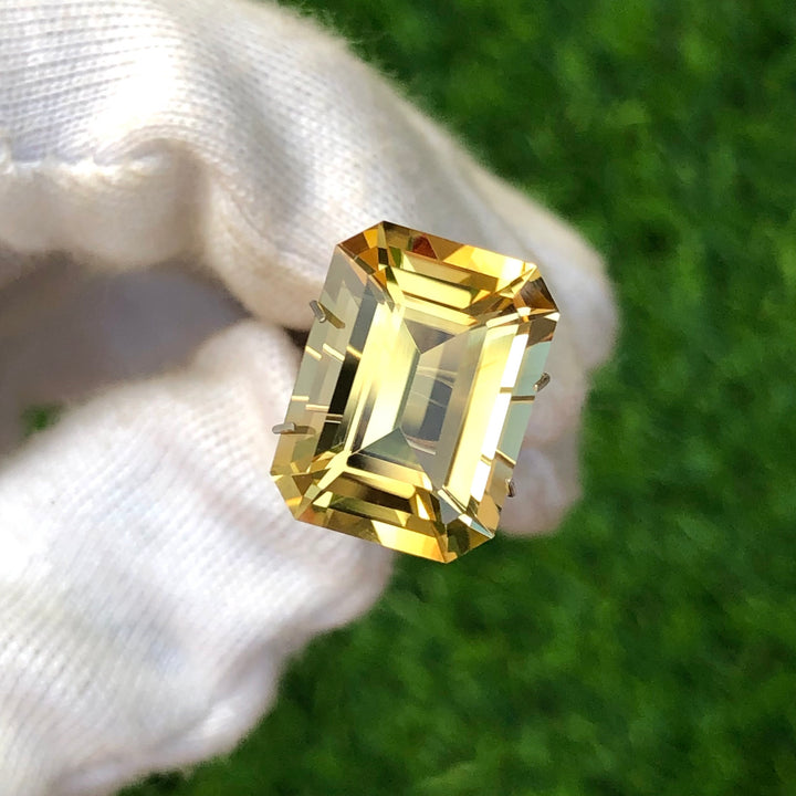 12.10 Carats Faceted Semi-Precious Bright Citrine