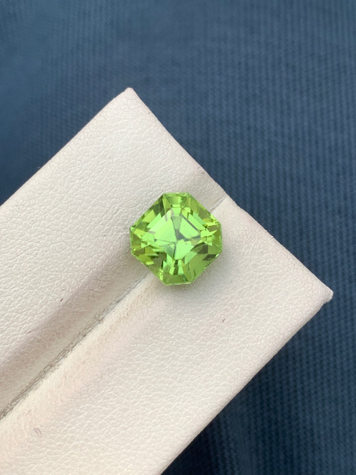 4.90 Carats Faceted Peridot - Noble Gemstones®