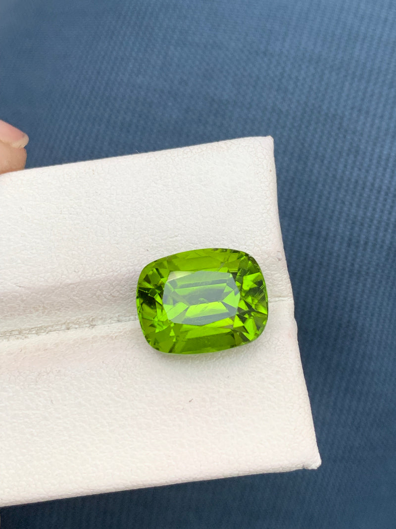 8.25 Carats Faceted Peridot - Noble Gemstones®