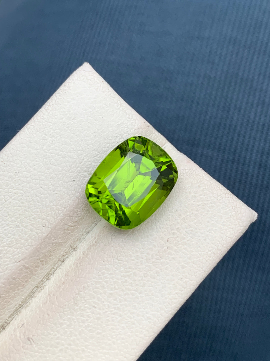 8.25 Carats Faceted Peridot - Noble Gemstones®