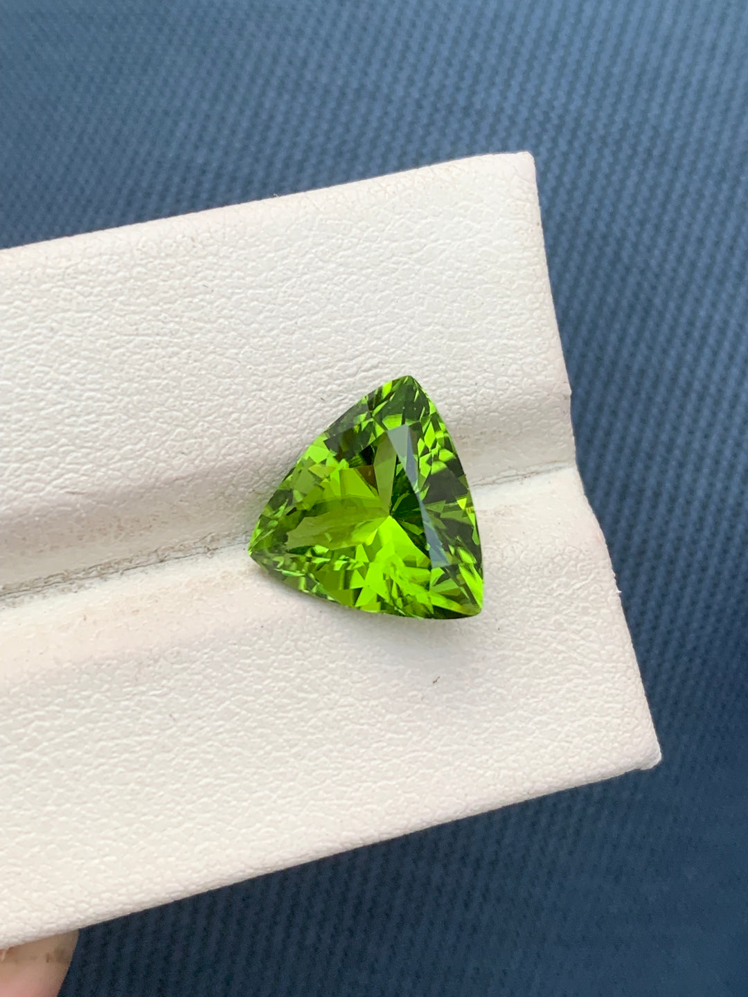 5.45 Carats Faceted Trillion Cut Peridot - Noble Gemstones®