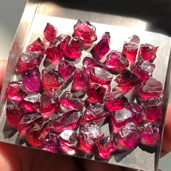 24 Grams Facet Rough Reddish Pink Rhodolite Garnets