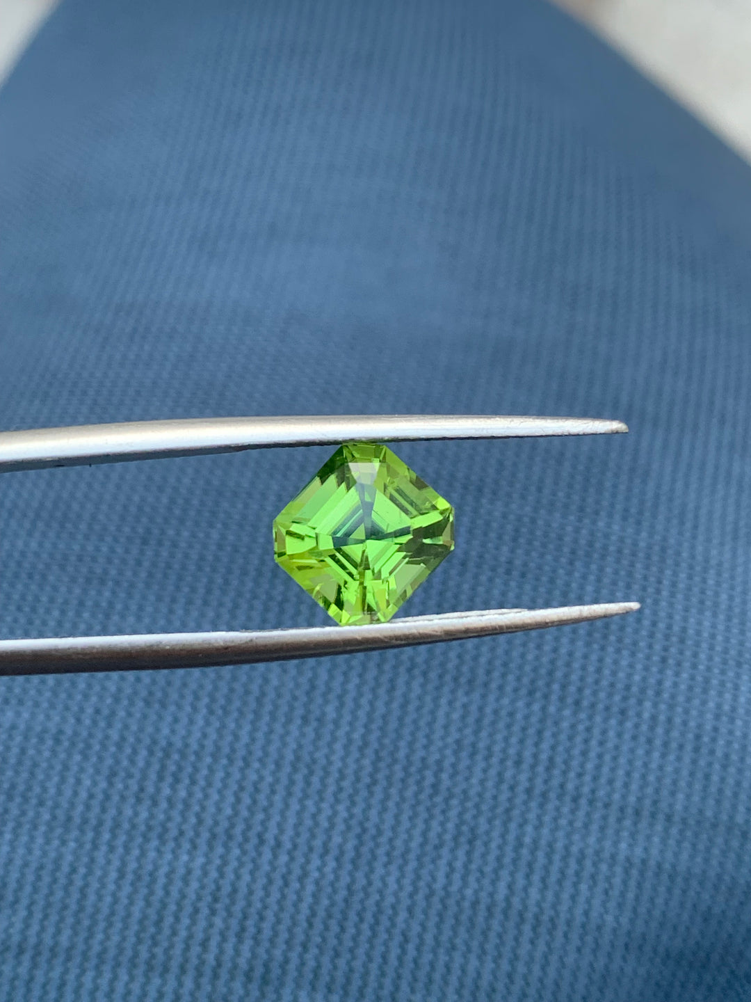 2.40 Carats Faceted Peridot - Noble Gemstones®