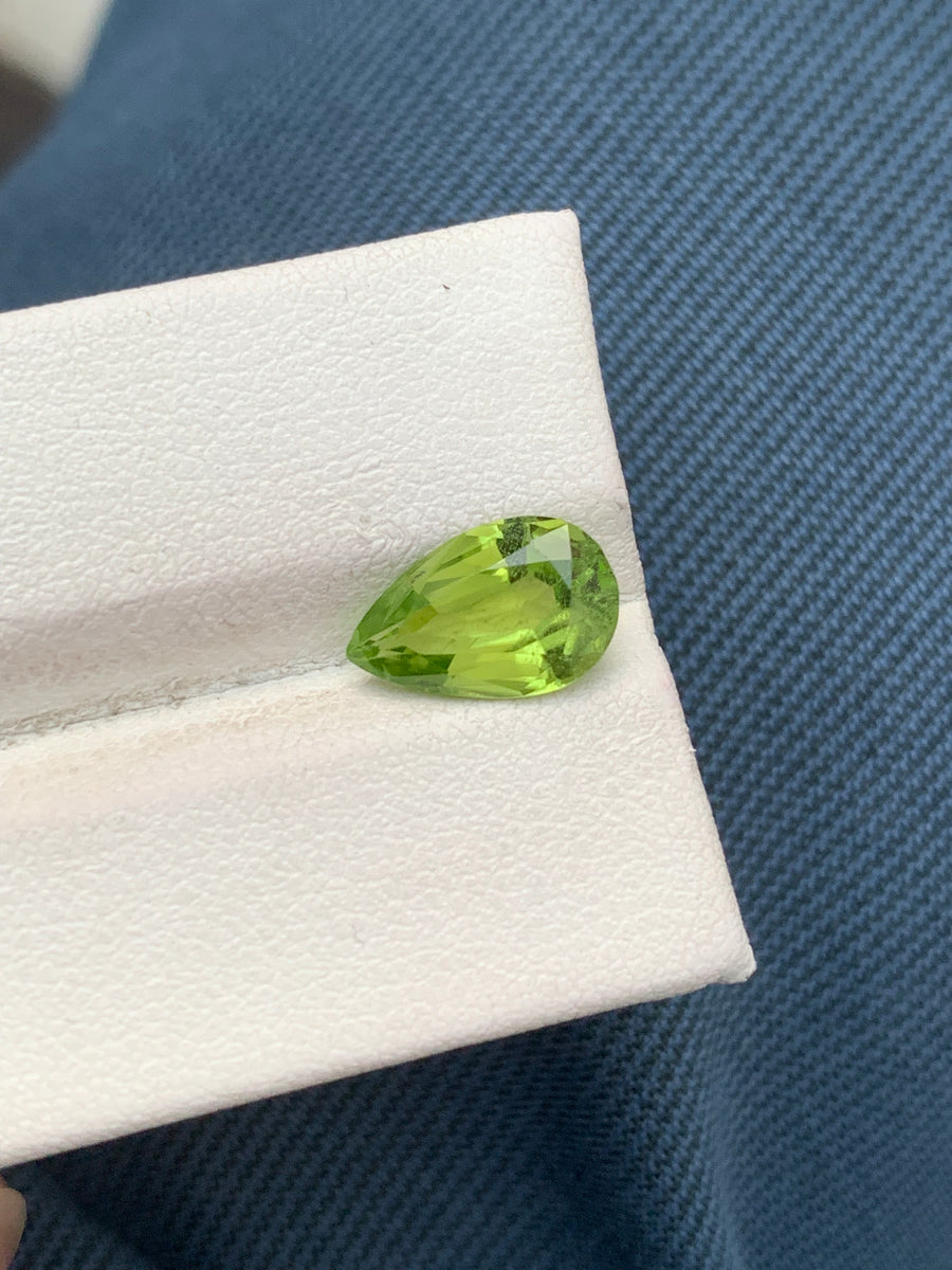 2.60 Carats Faceted Peridot - Noble Gemstones®