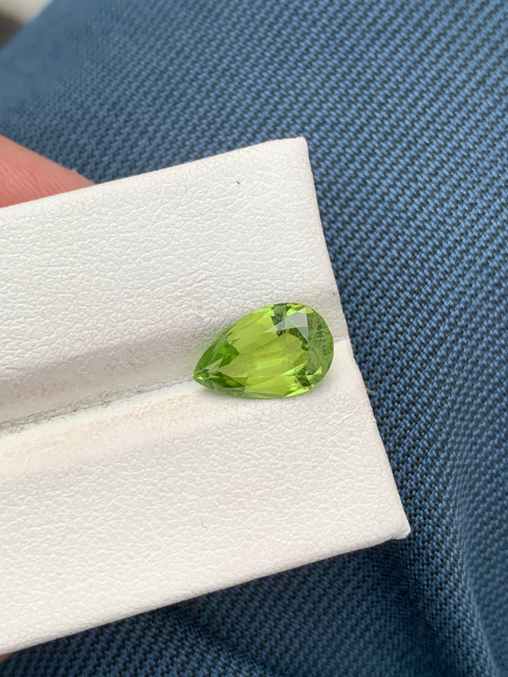 2.60 Carats Faceted Peridot - Noble Gemstones®