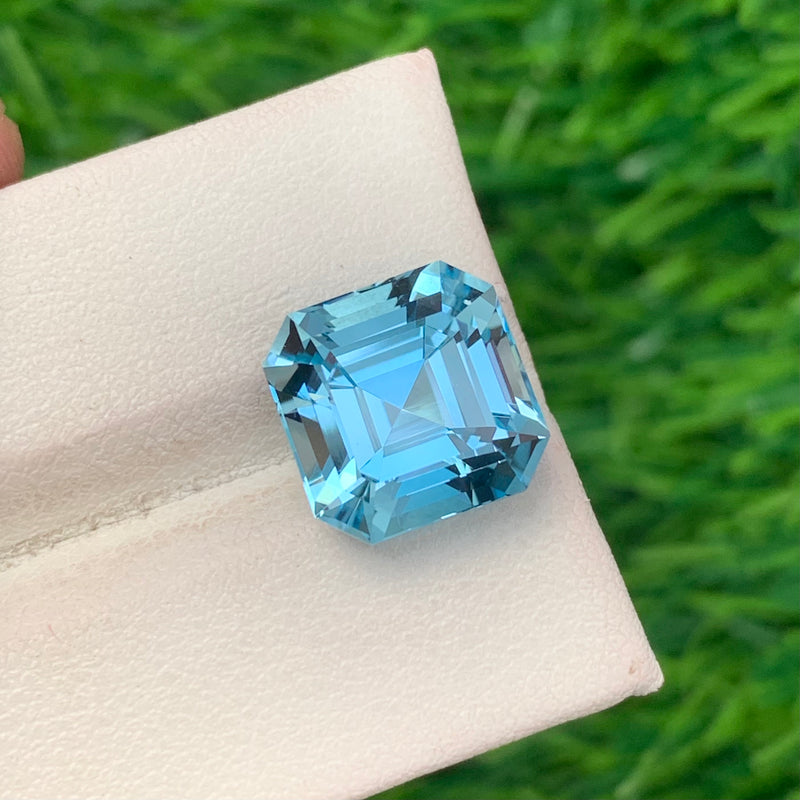 9.80 Carats Faceted Blue Topaz - Noble Gemstones®