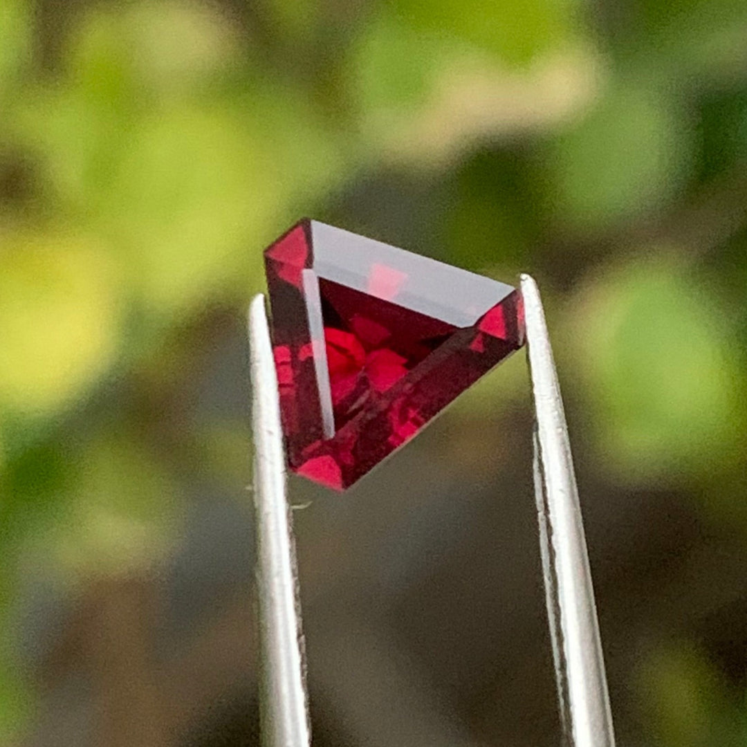 1.70 Carats Faceted Rhodolite Garnet