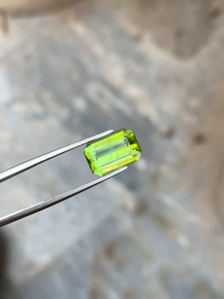 4.60 Carats Faceted Apple Green Pakistan Peridot