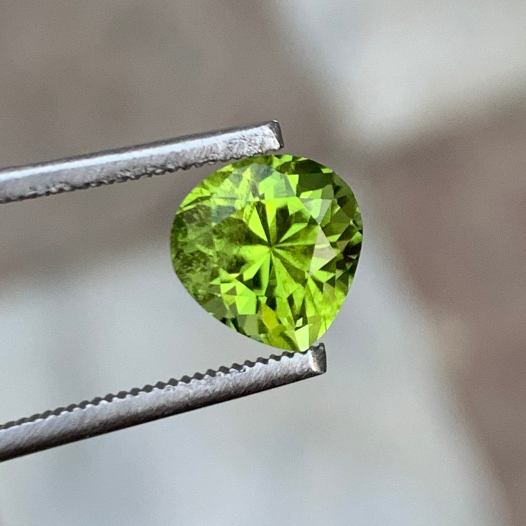 2.05 Carats Faceted Semi-Precious Peridot