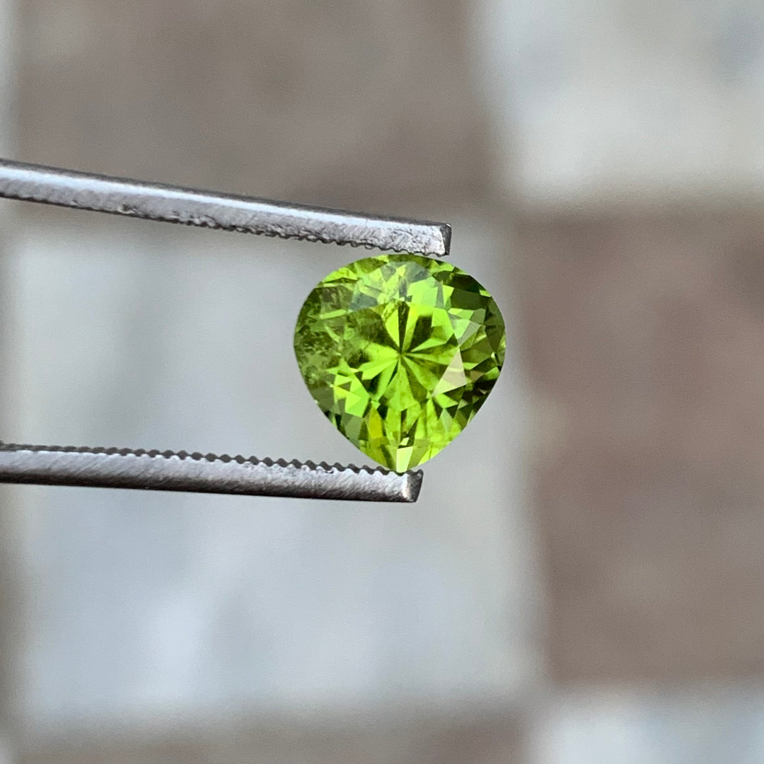 2.05 Carats Faceted Semi-Precious Peridot