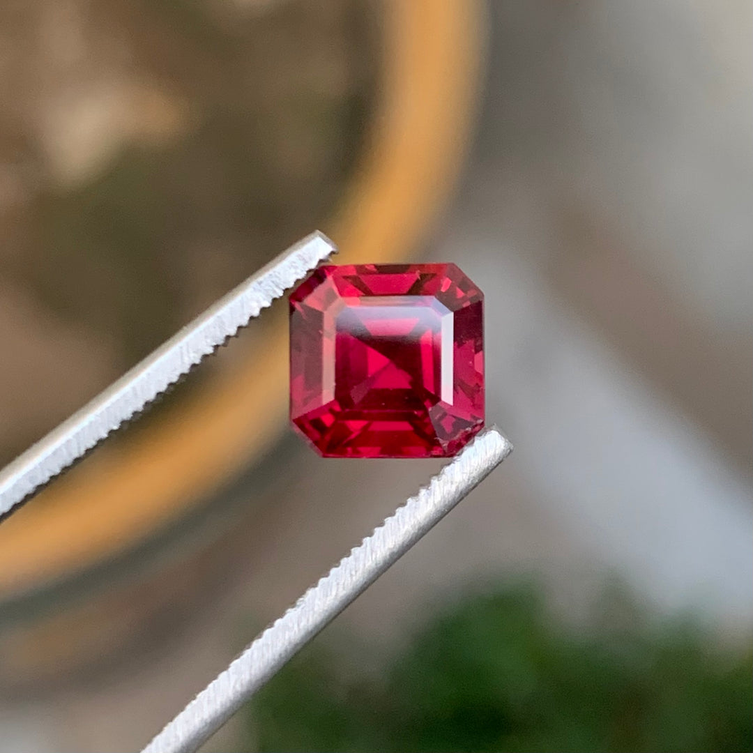 2.20 Carats Faceted Beautiful Semi-Precious Rhodolite Garnet