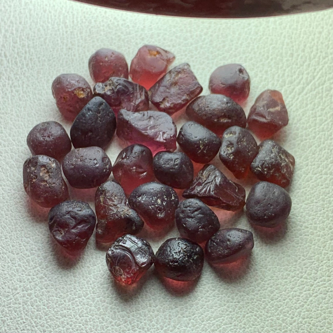 19.33 Grams Facet Rough Red Rhodolite Garnet