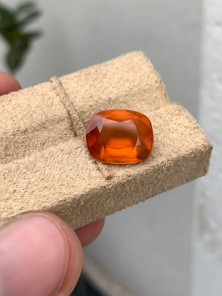 7.20 Carats Faceted Semi-Precious Hessonite Garnet