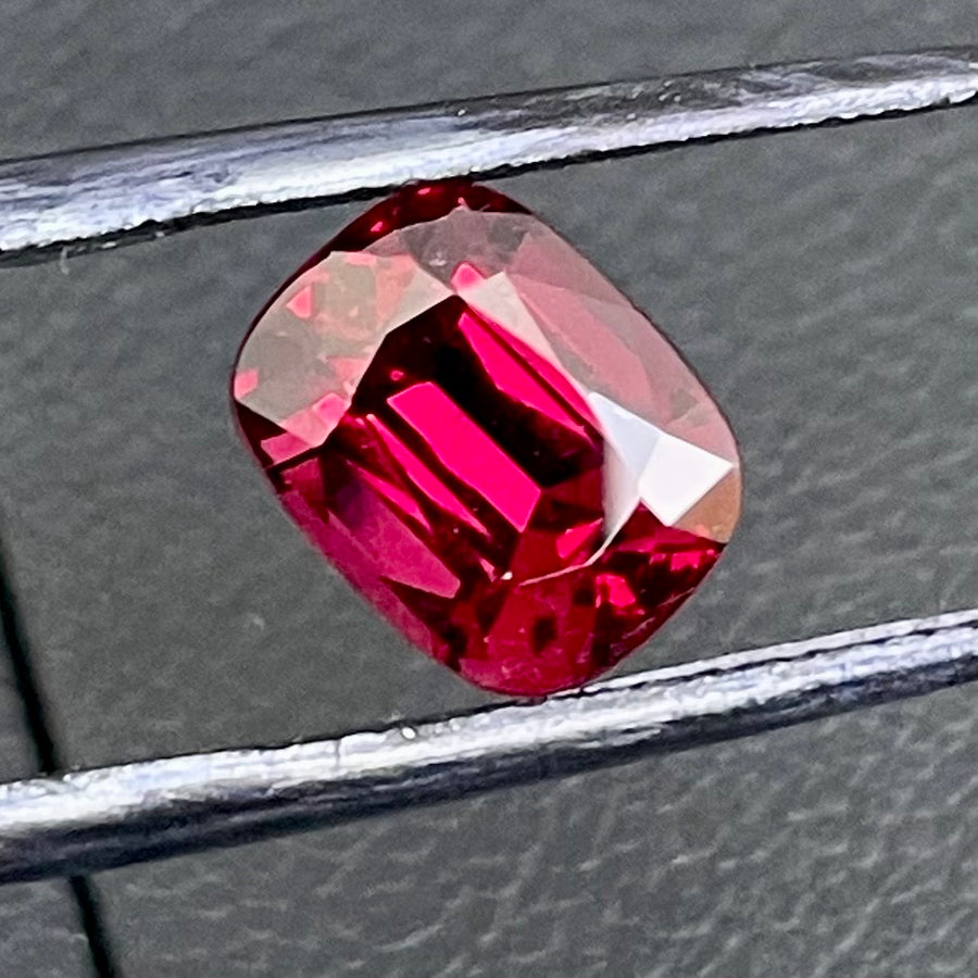 4.30 Carats Faceted Rhodolite Garnet - Noble Gemstones®