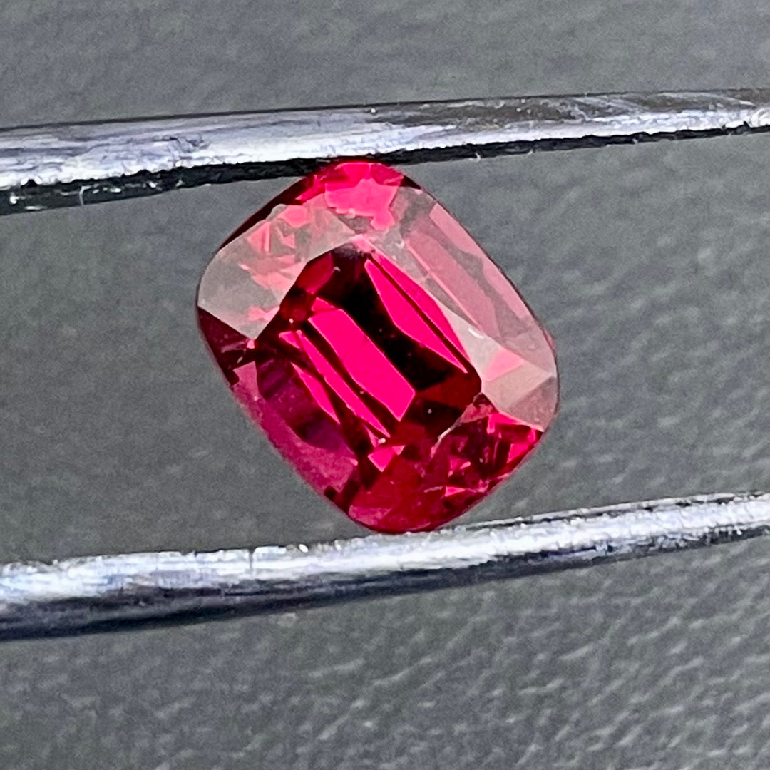 4.30 Carats Faceted Rhodolite Garnet - Noble Gemstones®